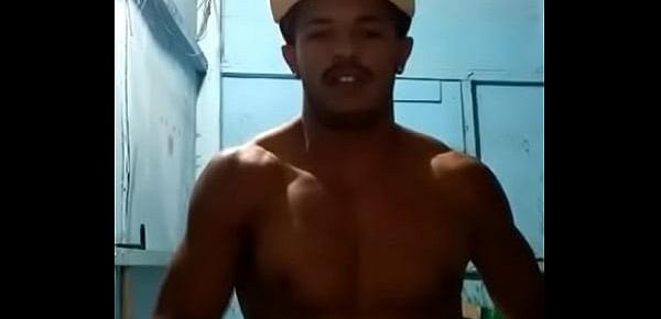  Vinicius Gomes 23 anos BrasileiroSP - Praia Grande Moreno Pauzudo